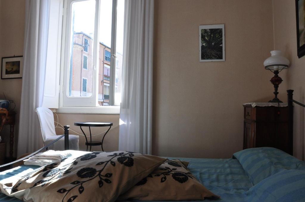 Il Ciottolo Bed & Breakfast Генуа Стая снимка